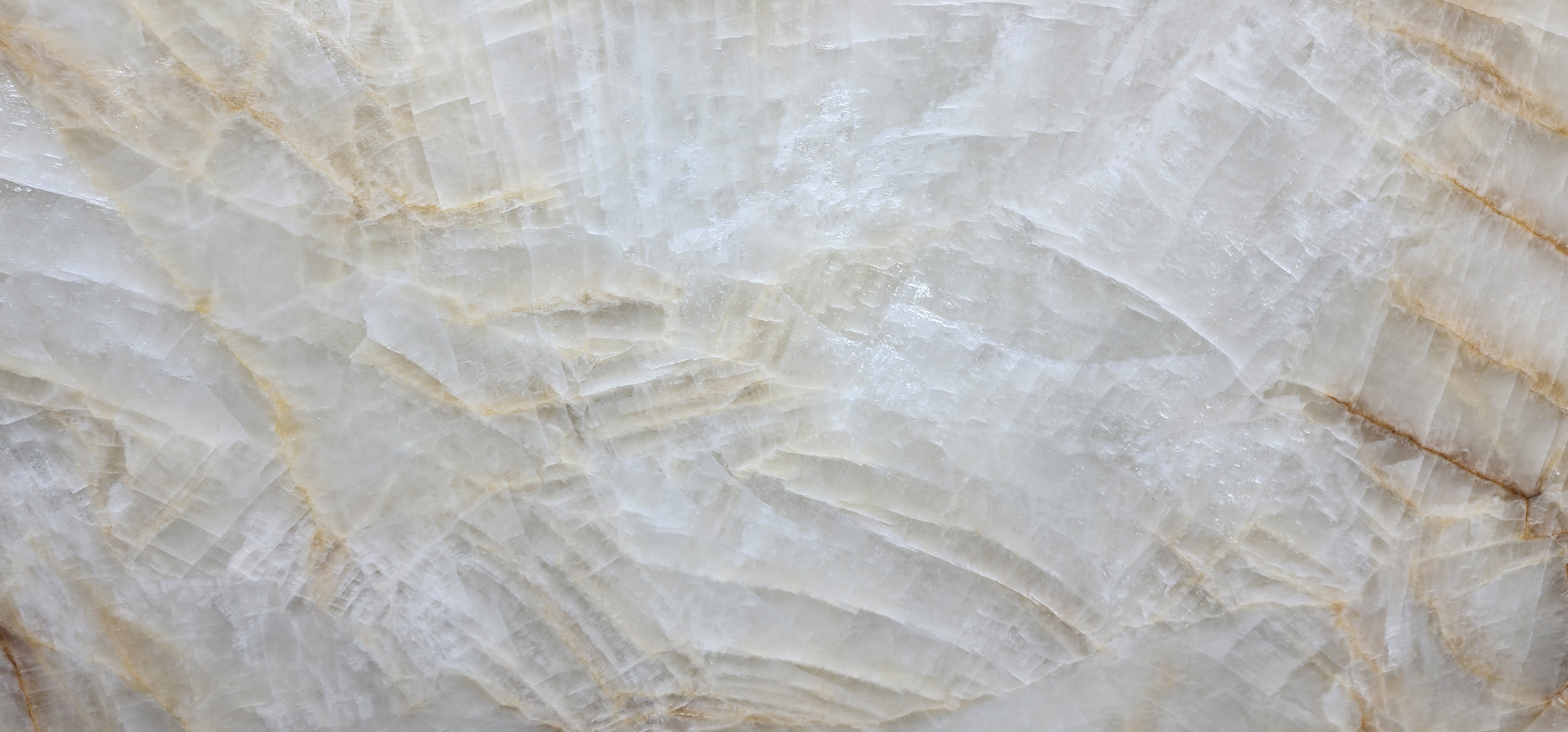 CRYSTAL WHITE ONYX Hover