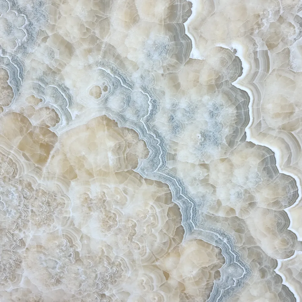 CLOUDY ONYX 